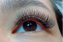 Natural Volume Eyelash Extensions